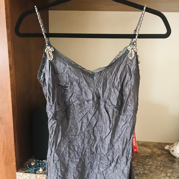 Silk Top with beaded rhinestones. - Picture 2 of 6